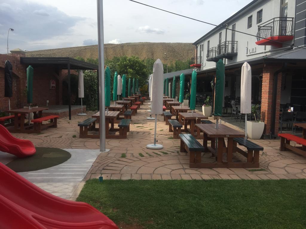 Picanha Grill Guest House & Events Venue Nigel Bagian luar foto
